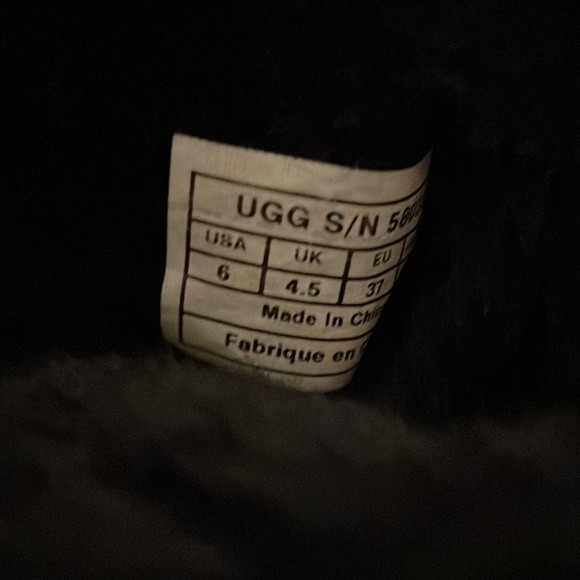 UGGS Bailey‎ Button II Boot - Picture 6 of 8